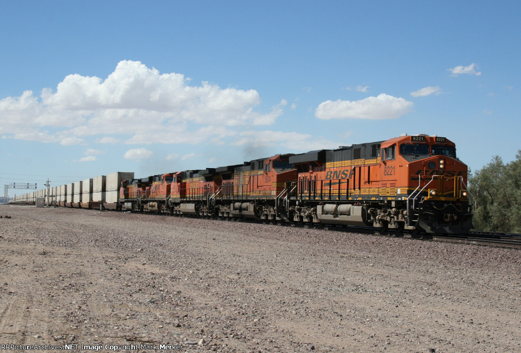 BNSF 8221